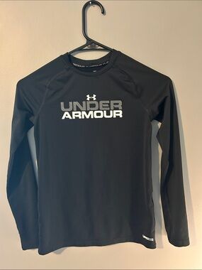 Under Armour Boy’s Youth Medium Black Long-Sleeve Performance Shirt (Fitted)
